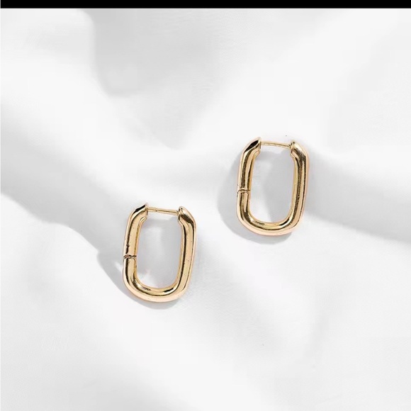 Gold plated stainless steel oval hoop earrings - lever back clicker back - NEW - Picture 1 of 2